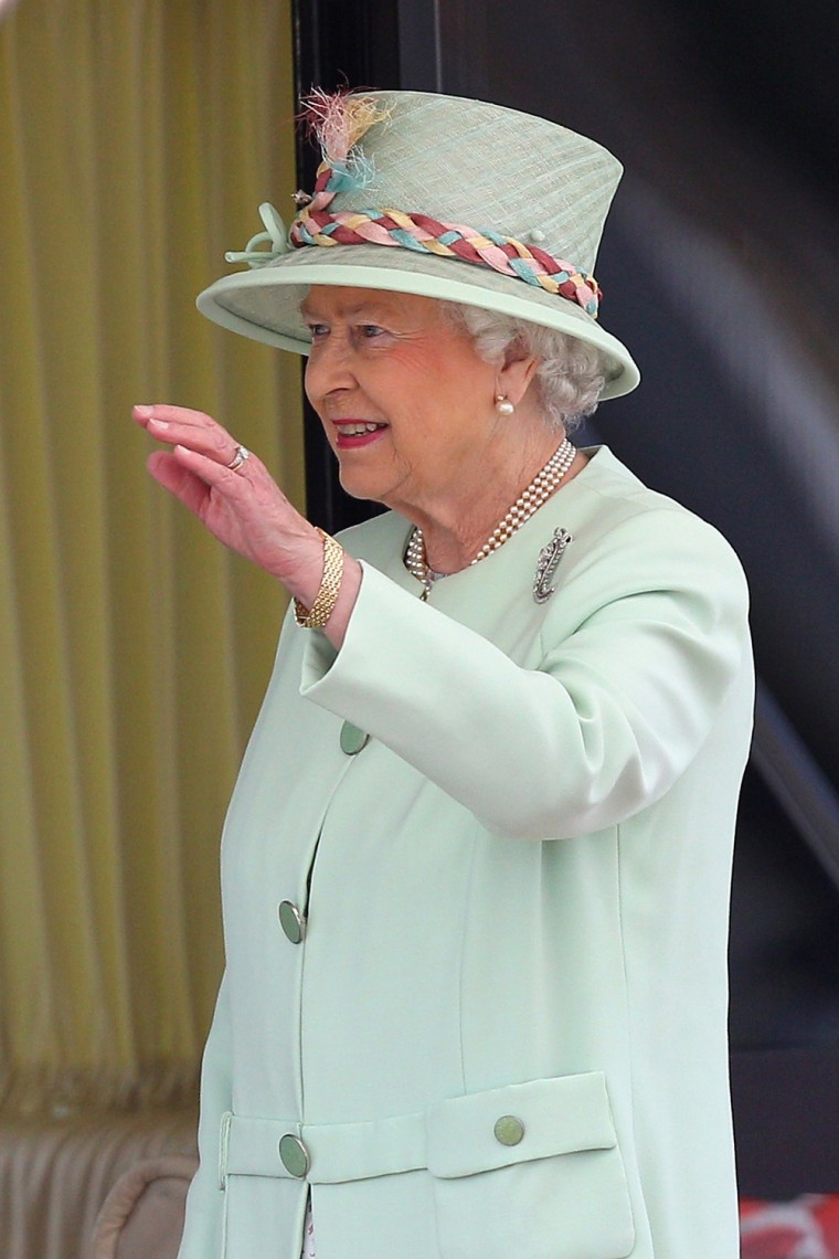 Image: Queen Elizabeth II And Duke of Edinburgh Visit Australia - Day 6